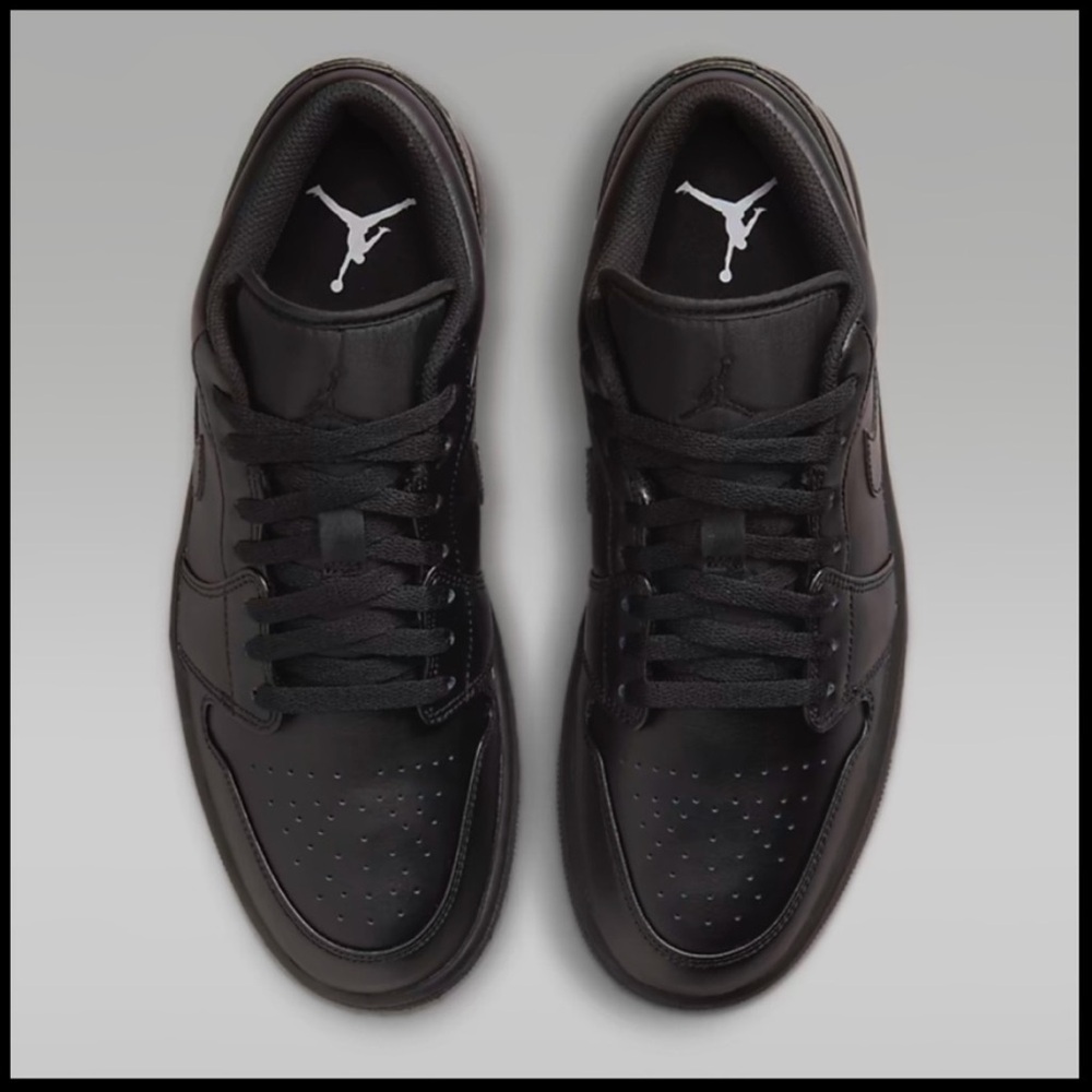 Air Jordan Low Triple Black Size 7 Men’s or women’s 8.5